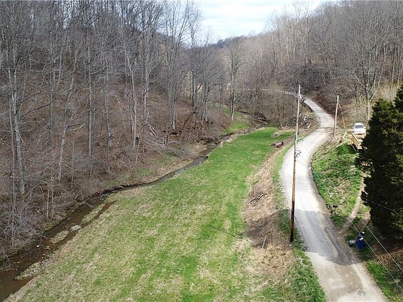3rd image of 39460 Opossum Creek Rd