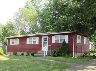 178 Slumber Ln, Springfield, MA 01128