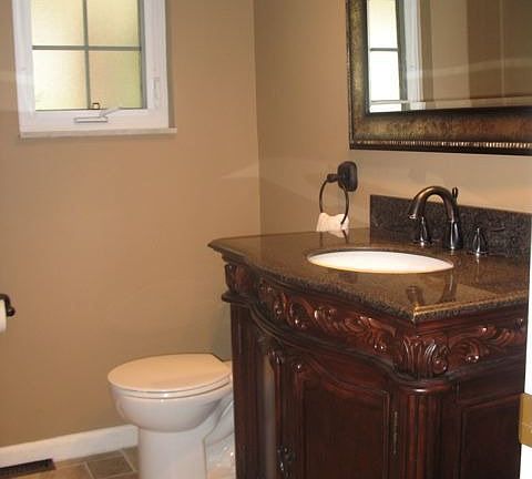 Updated Main Floor 1/2 Bath