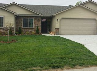 111 Prairie Meadow Rd, Saint George, KS 66535