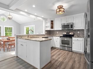 11 Dianthus Rd, Holbrook, MA 02343