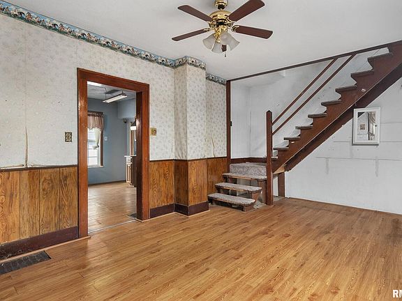 3rd image of 1847 W 7th St
