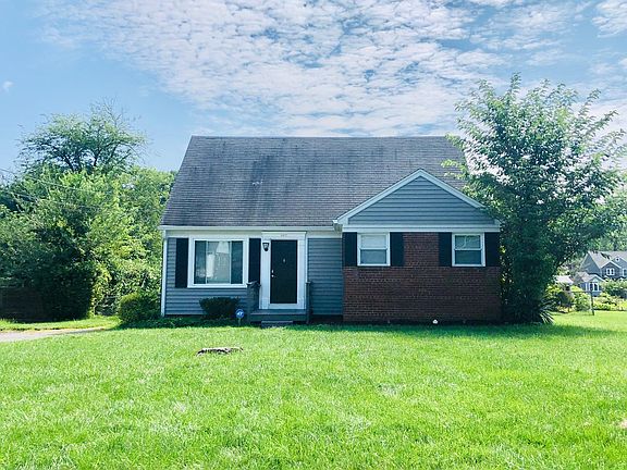 Front of House: Large Front Yard