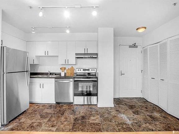 3rd image of 8100 Oceanview Ter APT 309