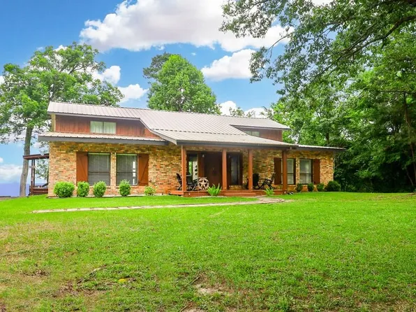 169 Cheyenne St, Zavalla, TX 75980