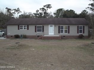 280 Moores Landing Rd, Hampstead, NC 28443