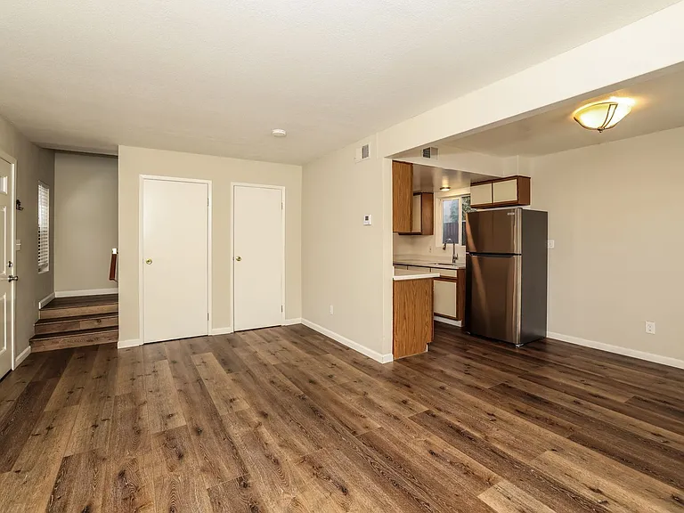 5851 Vallejo St #D — Photo 6