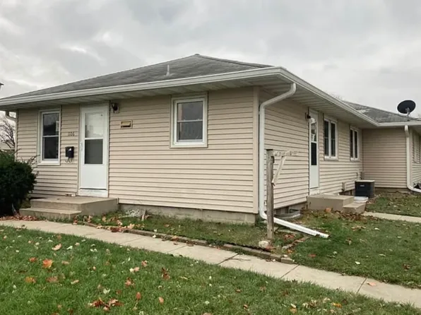 1104 28th St, Ames, IA 50010