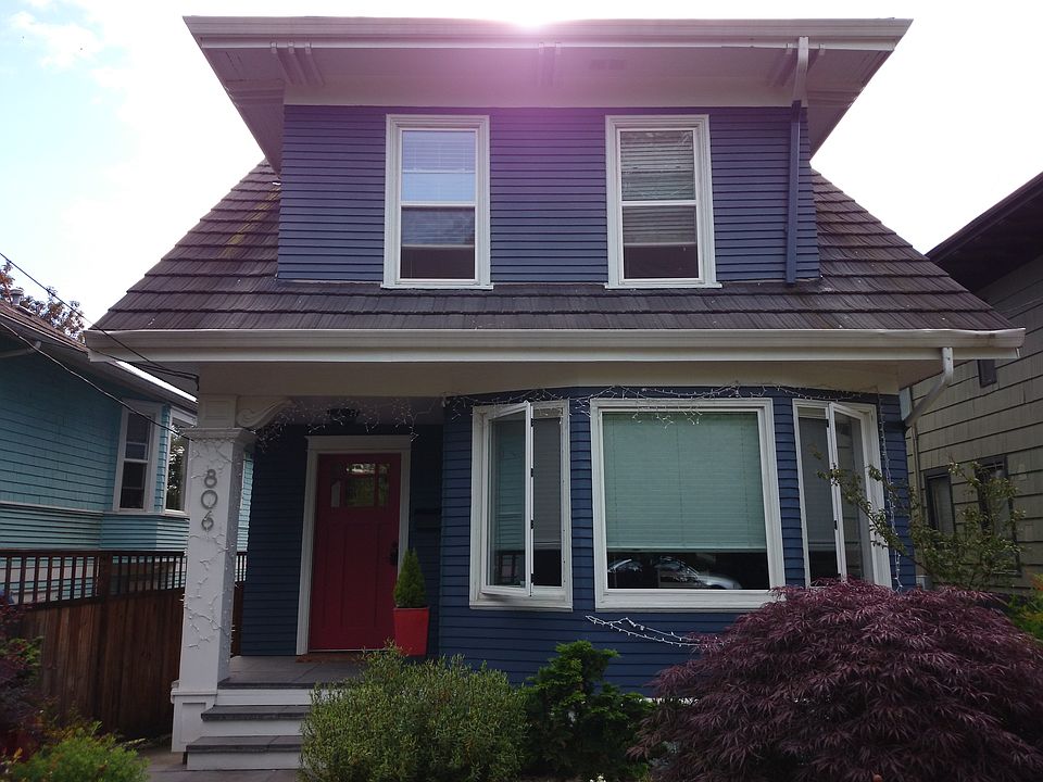 2nd image of 806 19th Ave