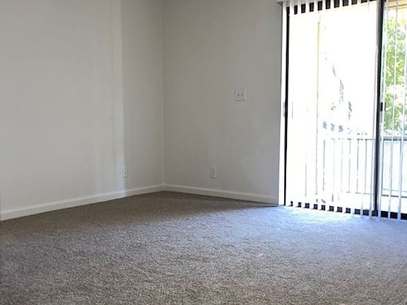 5th image of 720 Sunrise Ave APT 25