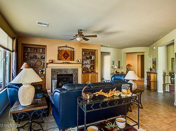 3rd image of 864 N Lorabelle Ct