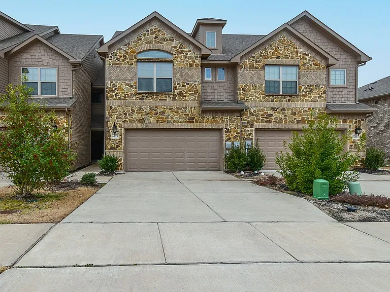 6819 Jade Dr — Photo 3