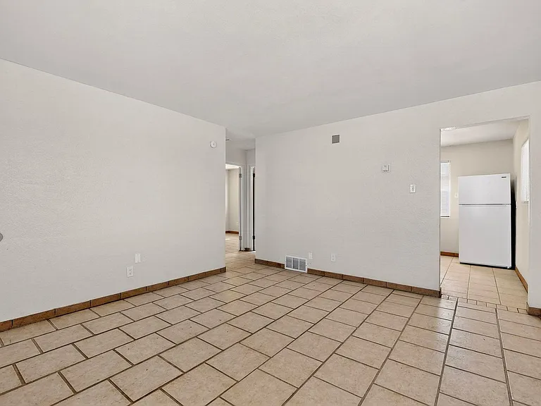 536 Cardenas Dr SE — Photo 30