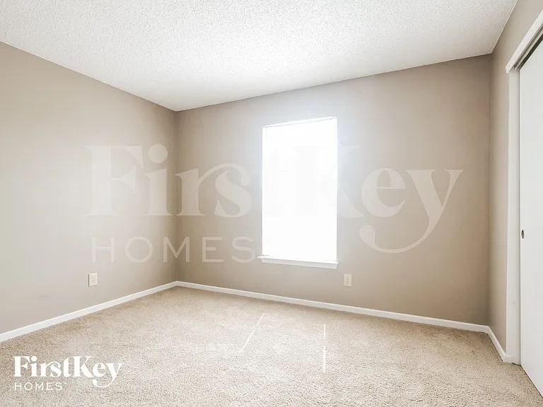 7912 Puckett Ln — Photo 10