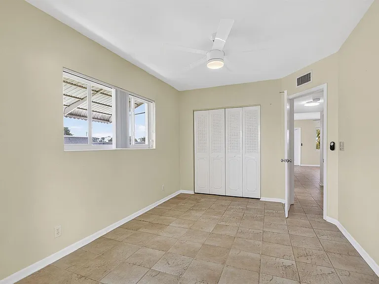 3402 Cynthia Ln #201 — Photo 34