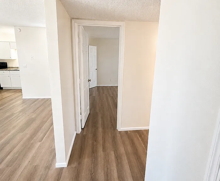 2041 W Berridge Ln #6 — Photo 10