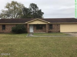 4006 Nancy St, Moss Point, MS 39563