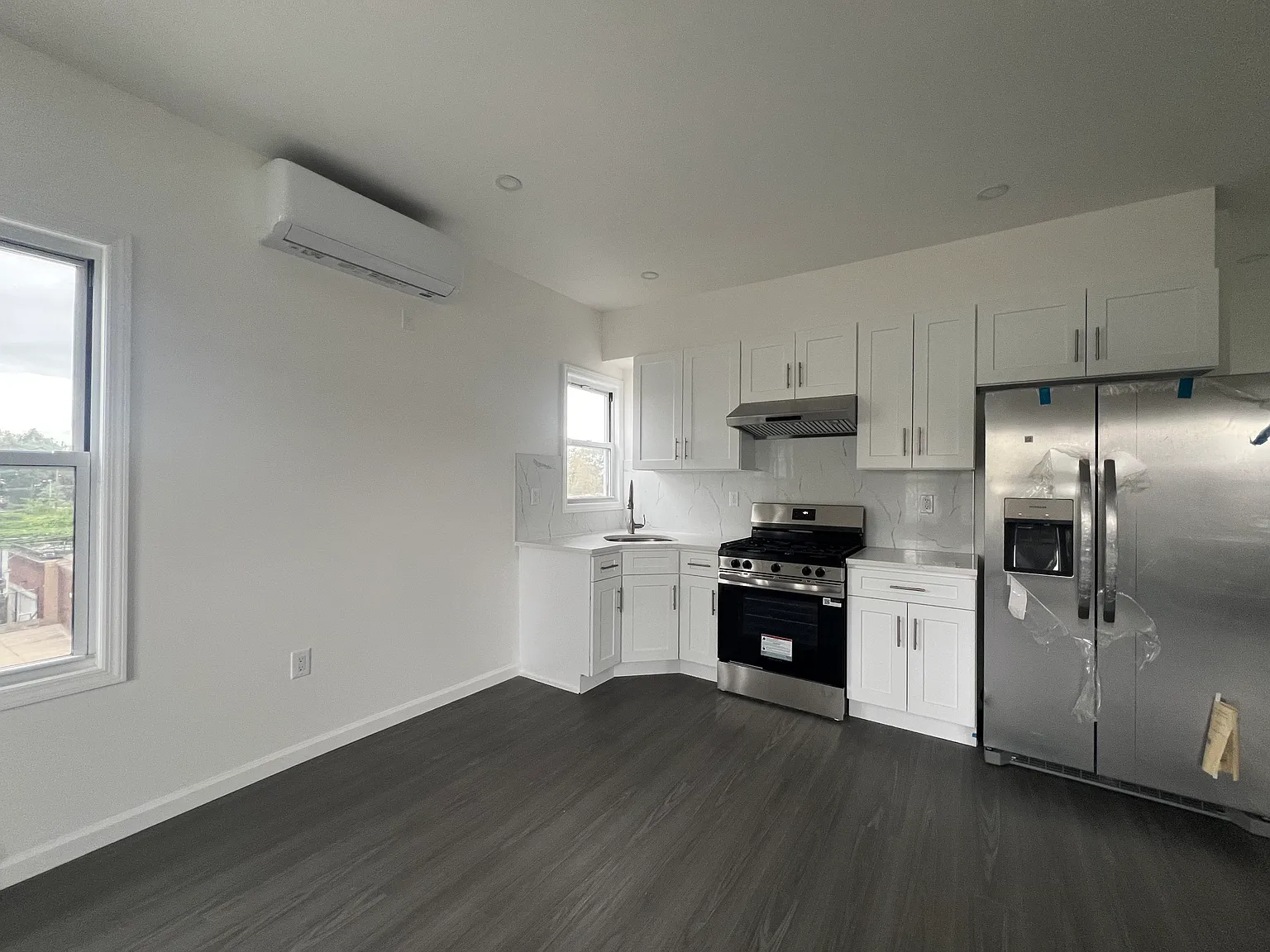 3 bed, 1.5 bath, 1100 sqft, $3,300 — Photo 3
