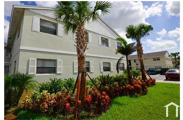 Building Photo - 1540 W Blue Heron Blvd #46
