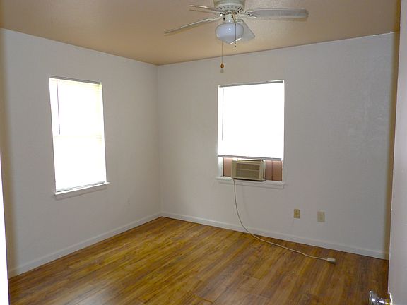 3rd image of 1904 NW Baldwin Ave #B