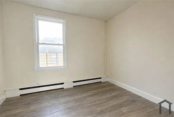 186 Corson Ave #1 — Photo 3