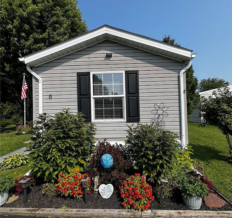 1st image of 6 Doris Ln