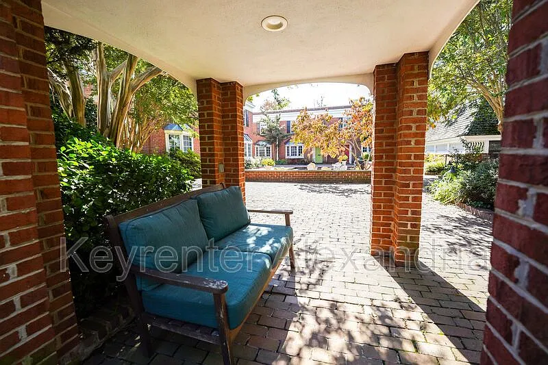 2 bed, 1.0 bath, 703 sqft, $2,850 — Photo 4
