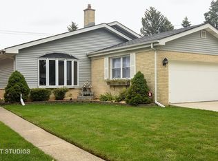 631 S Roosevelt Ave, Arlington Heights, IL 60005