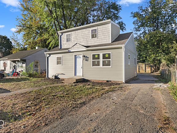 4th image of 2438 N Goodlet Ave