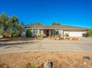 10876 Anaconda Ave, Oak Hills, CA 92344