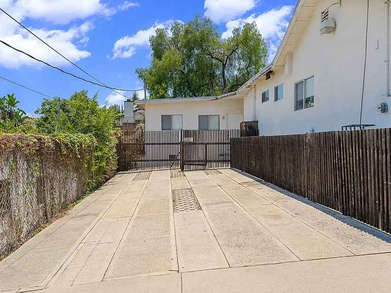 2262 Duane St #2262.5 — Photo 12