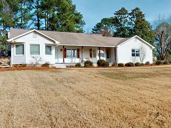 3rd image of 1042 Mission Rd SW