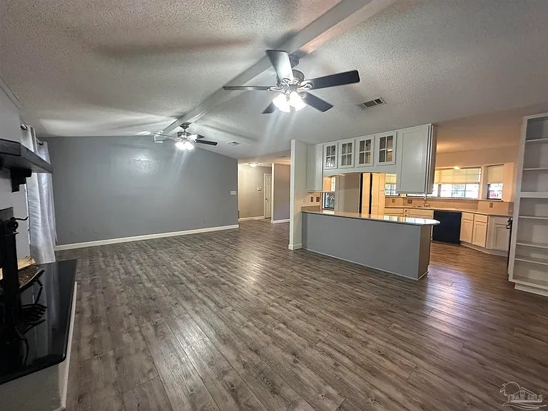 304 Arabian Dr — Photo 8