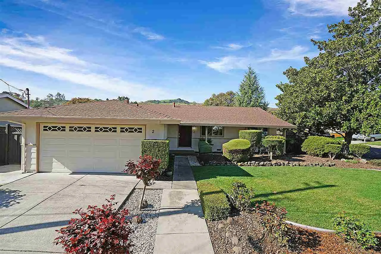 2 Cody Ct photo 1