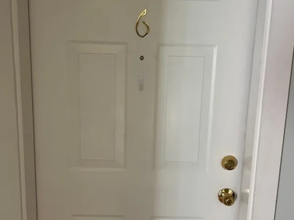 96 Hammond St, Bangor, ME