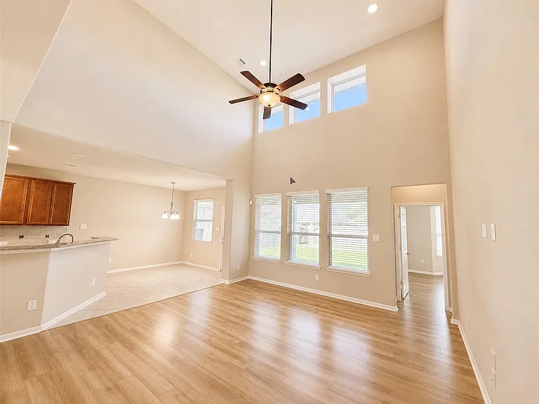 15618 Whisper Woods Dr — Photo 7
