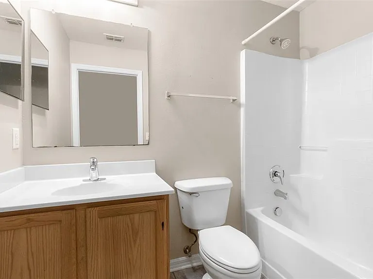 3220 Bellericay Ln — Photo 9