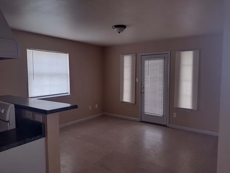 3005 Daffodil Ave #30 — Photo 1