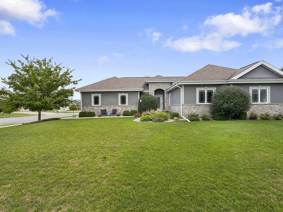 300 Medinah Street, Oregon, WI 53575 Zillow