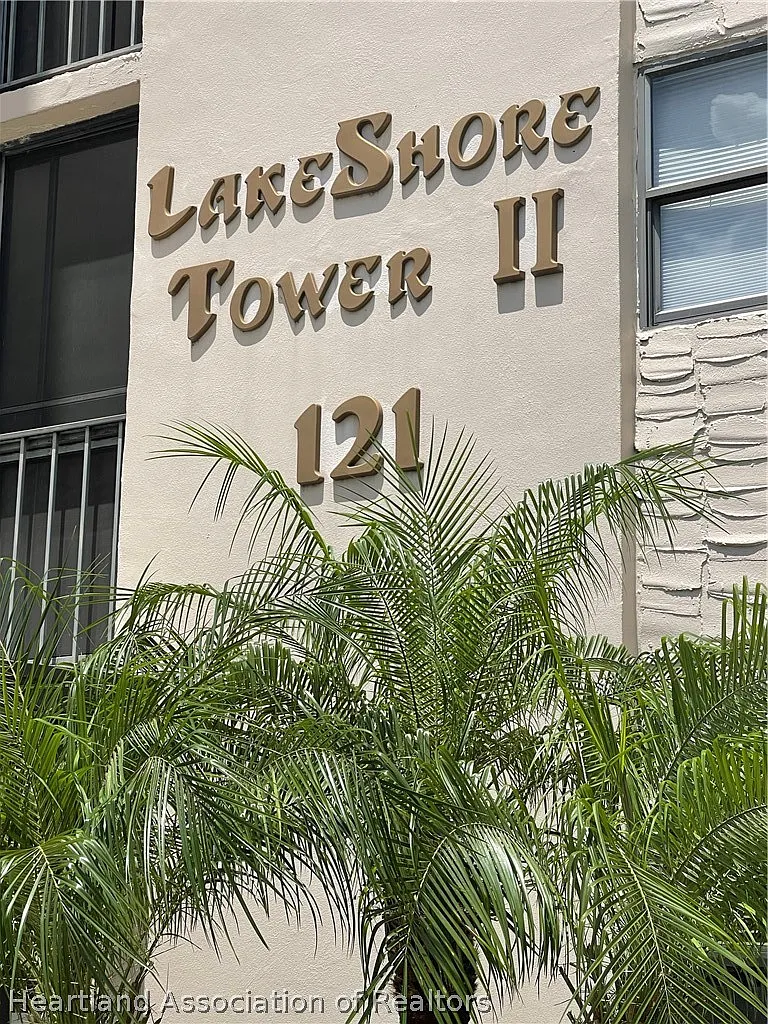 2 bed, 2.0 bath, 918 sqft, $1,450 — Photo 2