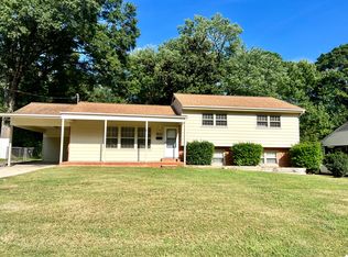 911 Pond St, Cary, NC 27511