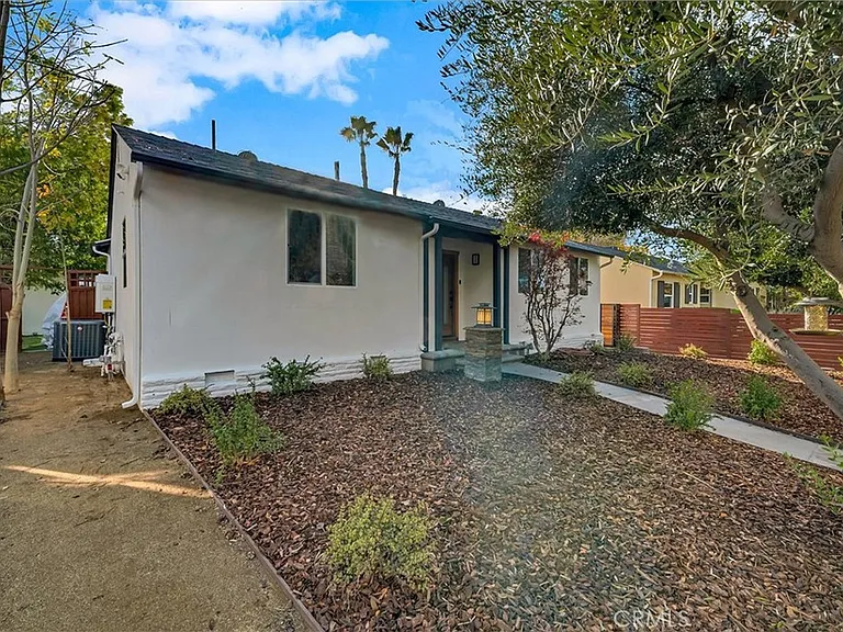 22134 Gilmore St — Photo 24
