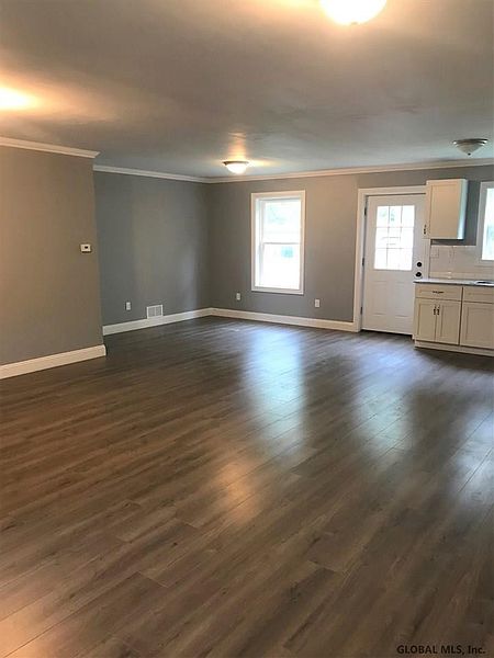 5th image of 841 HUNTERSLAND Road