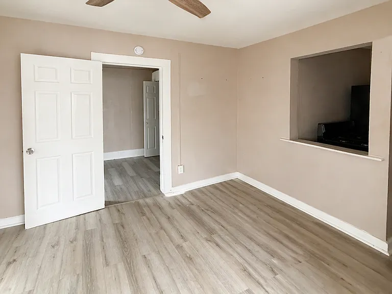 616 Highland St N #5 — Photo 9