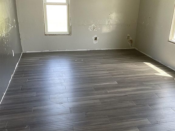 5th image of 245 S Burlington Ave