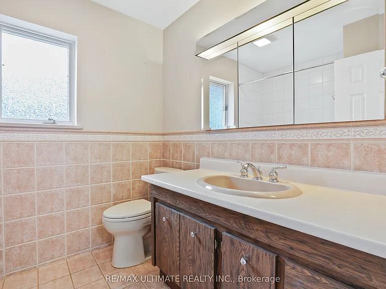 121 Elvaston Dr — Photo 13