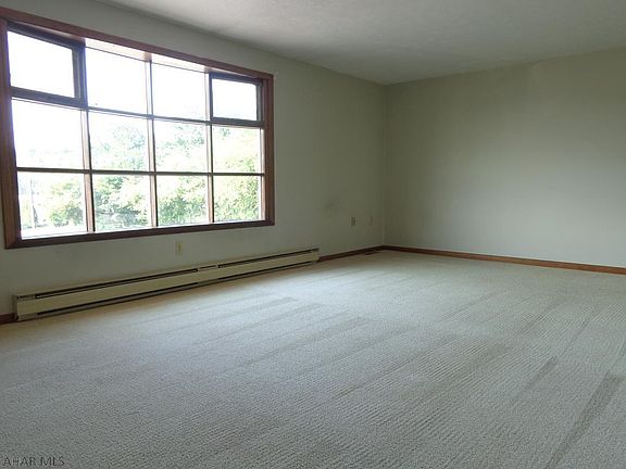 5th image of 334 Townhouse Dr