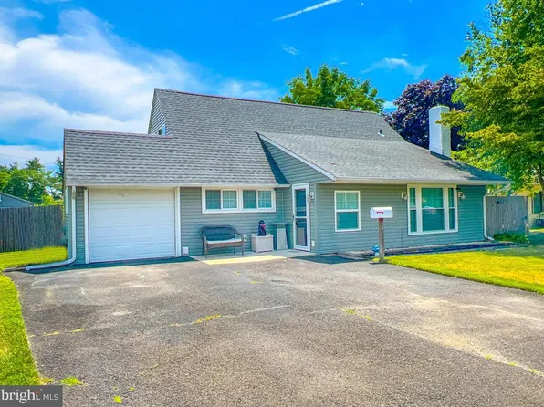55 Deep Dale Dr E, Levittown, PA 19056