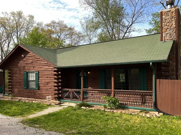 5585 Regina Rd, Hillsboro, MO 63050