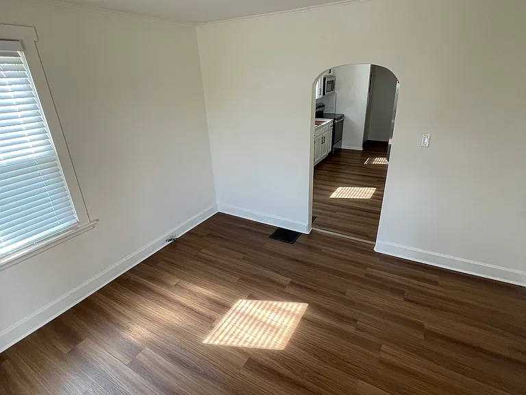 304 W Poland Ave #1/2 — Photo 3